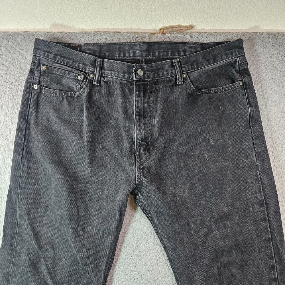 Levi's 505 Jeans Men 42 x 32 Zip Fly‎ Black